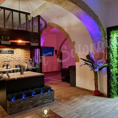 Appartement 70m2 avec jacuzzi privatif Salon-de-Provence Exterior foto